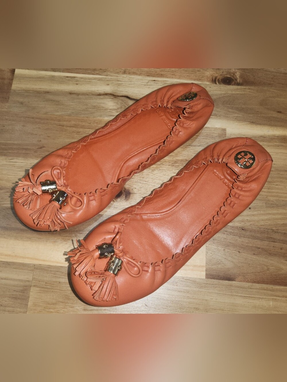 Tory Burch Orange Leather Ballet Flats Tassel Logo Shoes Size 8.5